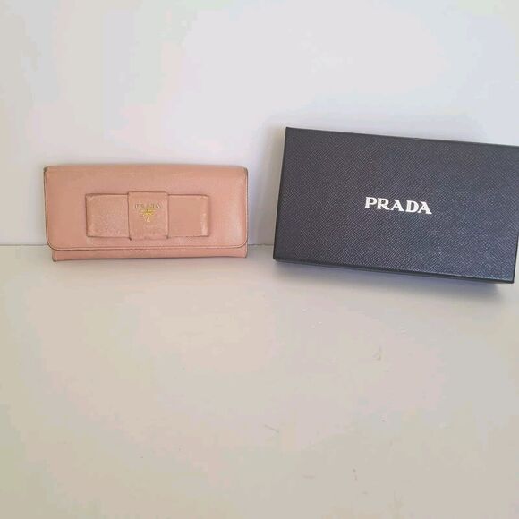 PRADA Saffiano Wallet Clutch Large Light Pink Bow Envelope Large Logo Fair Box - Picture 1 of 12